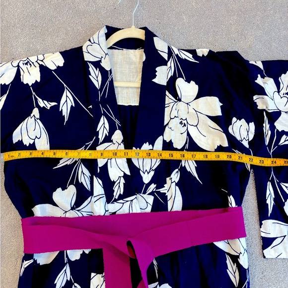 Authentic Japanese cotton kimono. Bought in Japan.Worn twice. Excellent like new - Picture 7 of 8